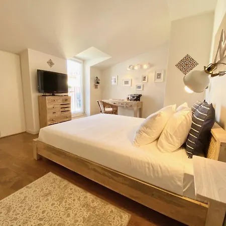 Unique By Myplaceforyou, In The Center Of With Views Over The And The Tagus River Appartement *
