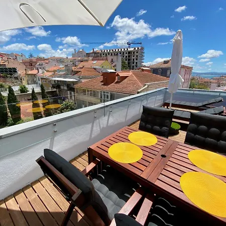 Unique By Myplaceforyou, In The Center Of With Views Over The And The Tagus River Lizbona