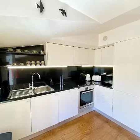 Unique By Myplaceforyou, In The Center Of With Views Over The And The Tagus River Apartament