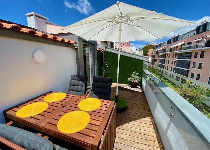 Unique By Myplaceforyou, In The Center Of With Views Over The And The Tagus River Apartamento *
